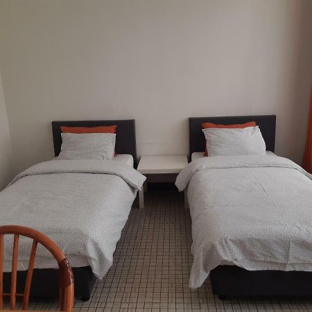 Rentbynight Aparthotel Brussel Bagian luar foto