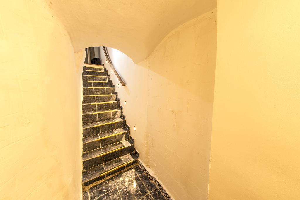 Rentbynight Aparthotel Brussel Bagian luar foto