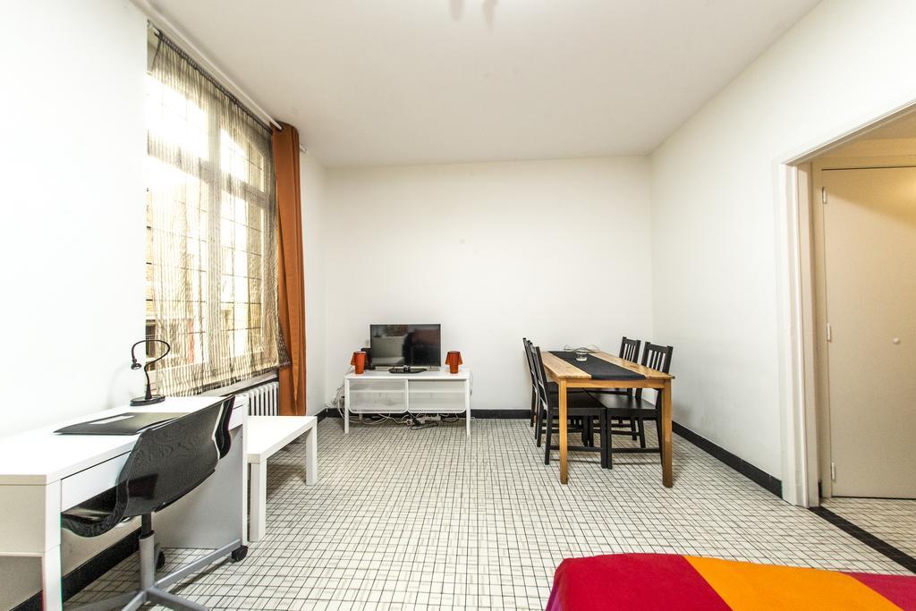 Rentbynight Aparthotel Brussel Bagian luar foto