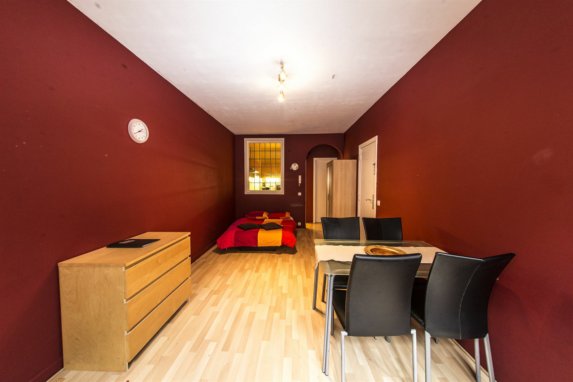 Rentbynight Aparthotel Brussel Bagian luar foto
