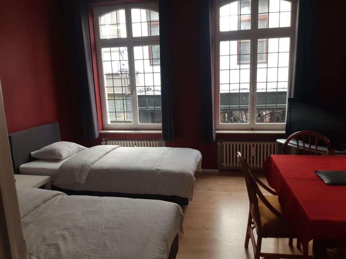 Rentbynight Aparthotel Brussel Bagian luar foto